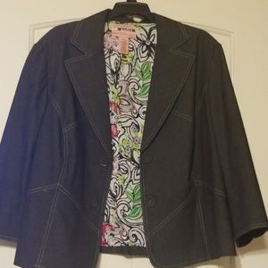 BANDOLINO jacket in EUC from a smoke/pet home.